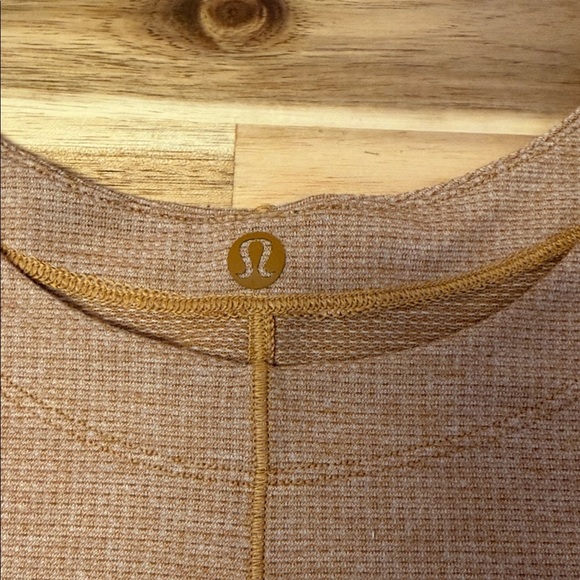 Lululemon Esker Tank top Sleeveless Tan Top see measurements - Picture 3 of 5